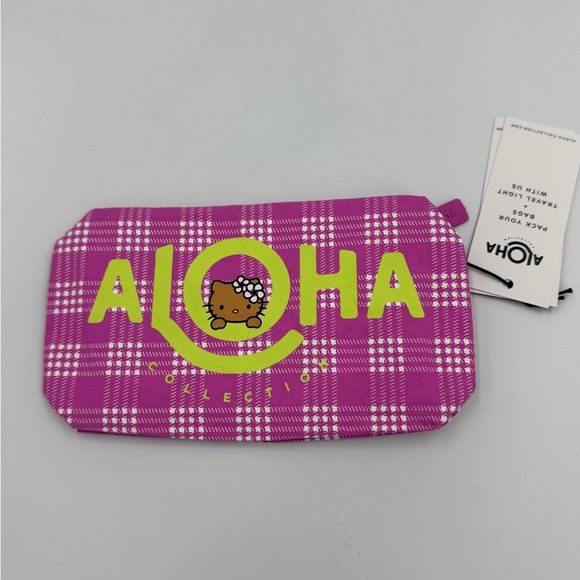 Aloha Collection x Hello Kitty x  Le Tour Bag & 2 2 Pouch Set - Picture 5 of 11